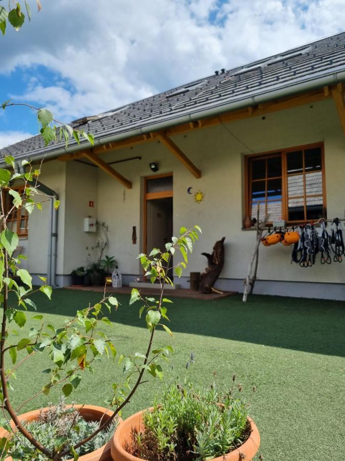 Bikeski Family Hotel, B&B, Apartaments, Rooms Mezica Exteriör bild