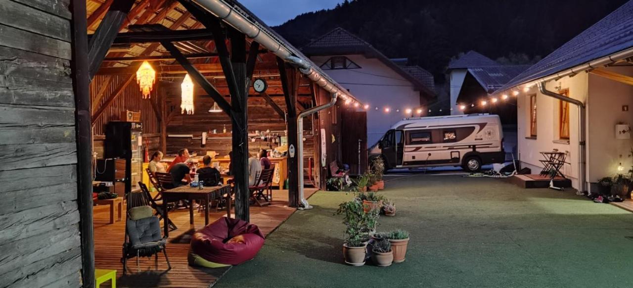 Bikeski Family Hotel, B&B, Apartaments, Rooms Mezica Exteriör bild