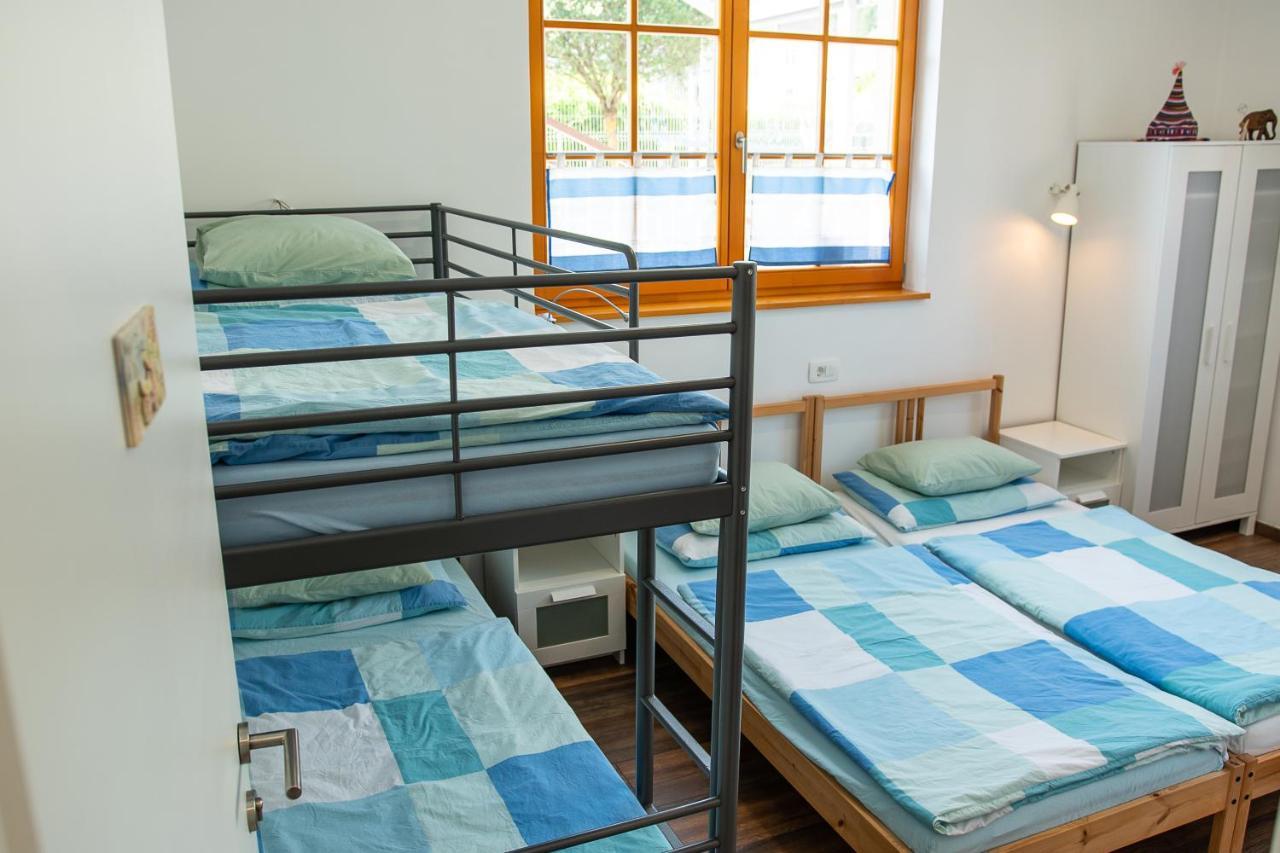 Bikeski Family Hotel, B&B, Apartaments, Rooms Mezica Exteriör bild